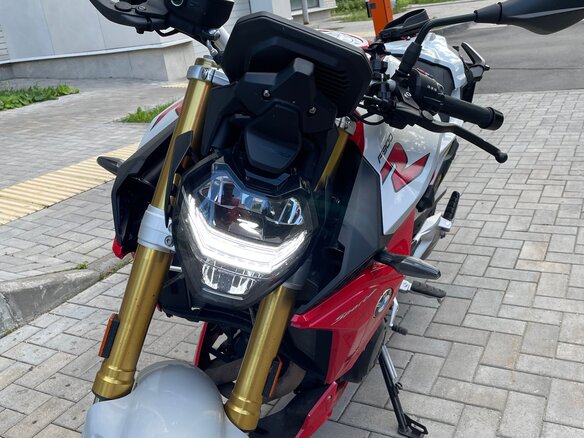 2020 BMW F 900 R, красный, 990000 рублей - вид 5