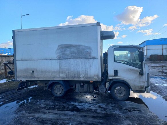 2013 Isuzu Elf (N-series), белый, 900000 рублей - вид 2