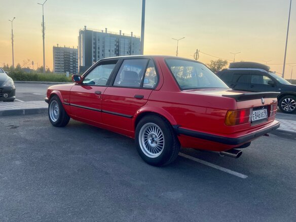 1984 BMW 3 серии 316 II (E30), красный, 500000 рублей - вид 27