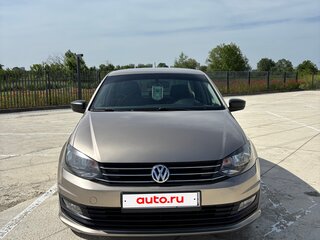 2016 Volkswagen Polo V Рестайлинг, бежевый, 1000000 рублей, вид 2