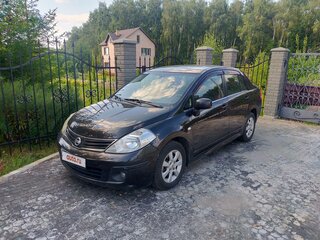 2011 Nissan Tiida I Рестайлинг, коричневый, 735000 рублей, вид 1