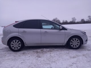 2009 Ford Focus II Рестайлинг, серебристый, 800000 рублей, вид 2