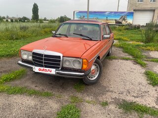 1980 Mercedes-Benz W123 230, красный, 320000 рублей, вид 1