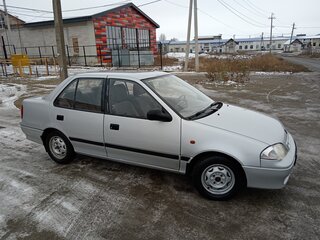 2001 Suzuki Swift II Рестайлинг, серебристый, 205000 рублей, вид 3