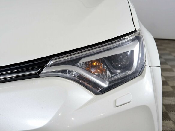 2017 Toyota RAV4 IV (XA40) Рестайлинг, белый - вид 8