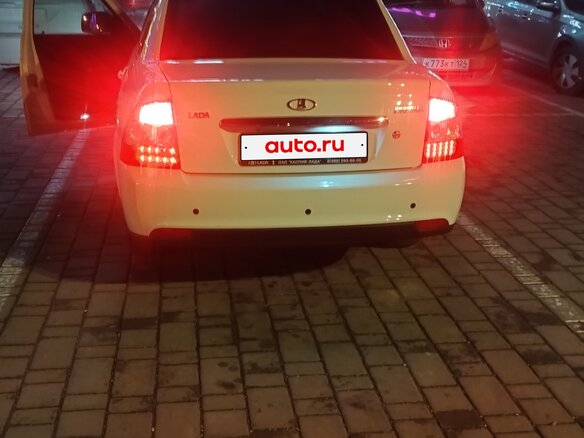 2014 Lada (ВАЗ) Priora I Рестайлинг, белый, 620000 рублей - вид 7
