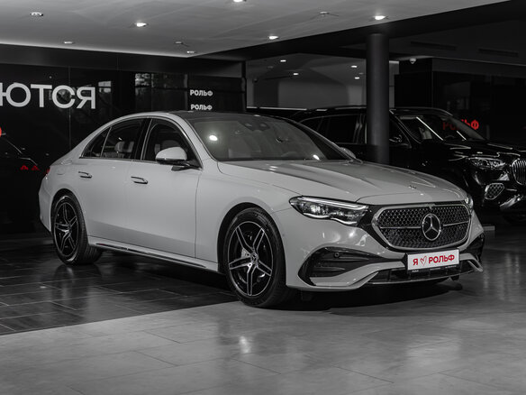 2026 Mercedes-Benz E-Класс 300 VI (W214, S214), серый