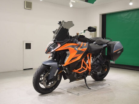 2022 KTM 1290 Super Duke GT, оранжевый, 1300000 рублей, вид 2