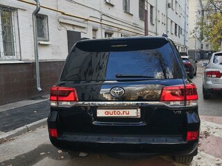 2016 Toyota Land Cruiser 200 Series Рестайлинг 2, чёрный, 6000000 рублей, вид 3