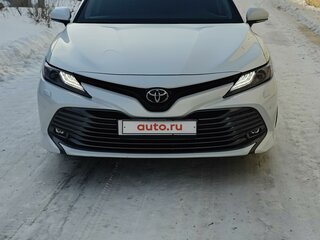 2019 Toyota Camry VIII (XV70), белый, 3095000 рублей, вид 4