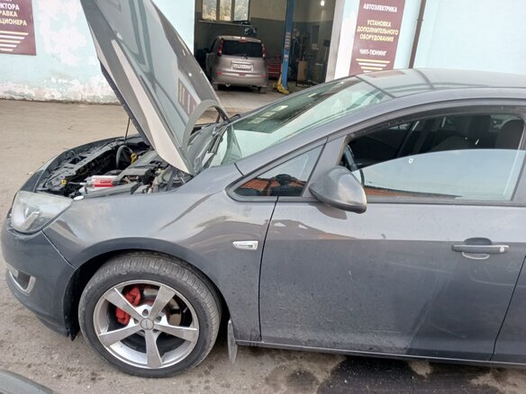 2012 Opel Astra J Рестайлинг, серый, 670000 рублей - вид 4