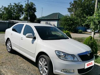2011 Skoda Octavia II (A5) Рестайлинг, белый, 1000000 рублей, вид 2