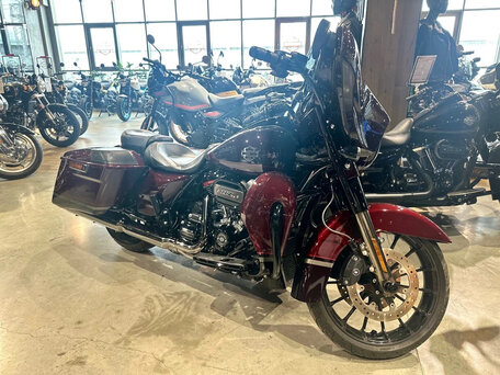 2018 Harley-Davidson CVO Street Glide, серый, 3950000 рублей, вид 5
