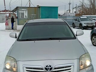 2007 Toyota Avensis II Рестайлинг, серебристый, 950000 рублей, вид 2