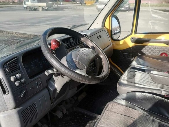 2001 Peugeot Boxer, жёлтый, 510000 рублей - вид 4