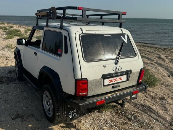 2012 Lada (ВАЗ) 2121 (4x4) I Рестайлинг, белый, 580000 рублей - вид 6