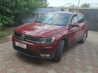 2017 Volkswagen Tiguan II, красный, 1800000 рублей, вид 1