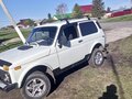 1997 Lada (ВАЗ) 2121 (4x4) I Рестайлинг, белый, 320000 рублей - вид 4