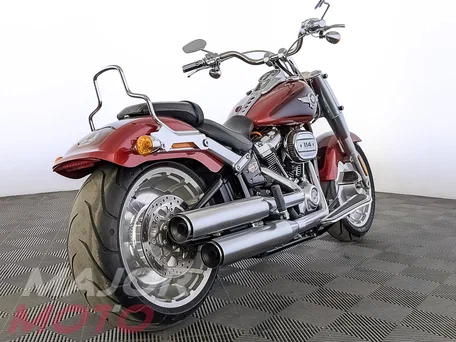 2018 Harley-Davidson Fat Boy, красный, 1760000 рублей, вид 5