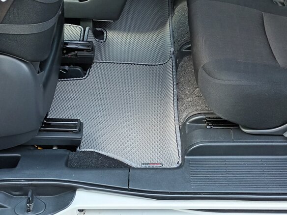 2012 Toyota ISis I Рестайлинг, белый, 1450000 рублей - вид 10