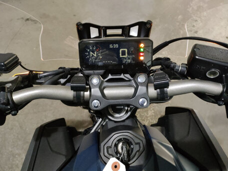 2023 Honda CB 650R, синий, 600000 рублей, вид 5