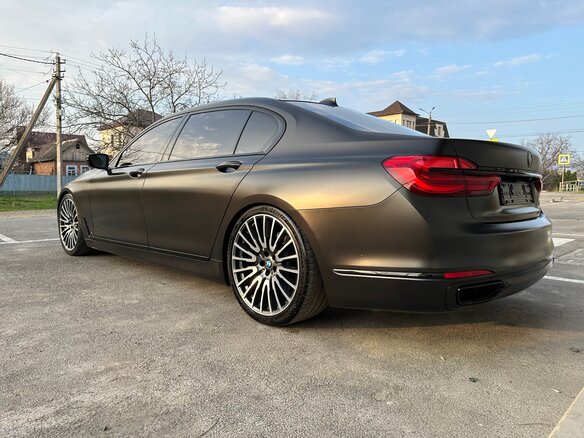 2016 BMW 7 серии 750i xDrive VI (G11/G12), коричневый, 5200000 рублей - вид 7