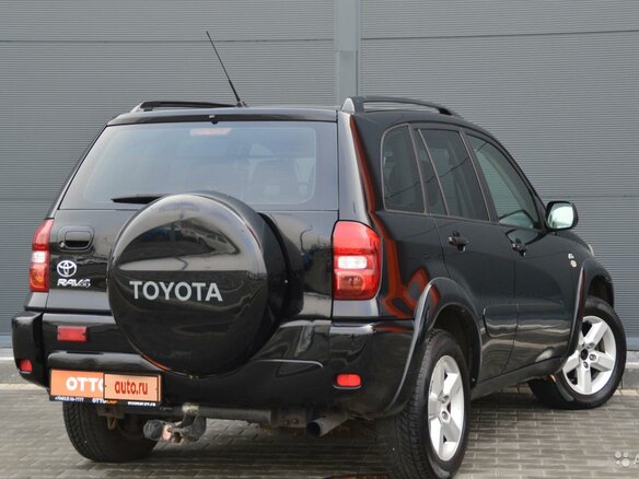 2004 Toyota RAV4 II (XA20) Рестайлинг, чёрный, 1100000 рублей - вид 2