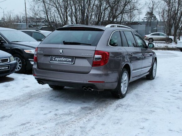2013 Skoda Superb II Рестайлинг, серый - вид 2