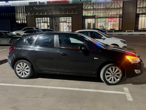 2011 Opel Astra J, чёрный, 400000 рублей - вид 6