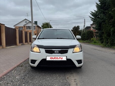 2011 Kia Rio II Рестайлинг, белый, 425000 рублей, вид 1