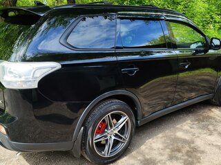 2014 Mitsubishi Outlander III Рестайлинг, чёрный, 1850000 рублей, вид 3