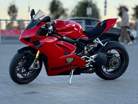 2018 Ducati Panigale V4, красный, 2050000 рублей, вид 1