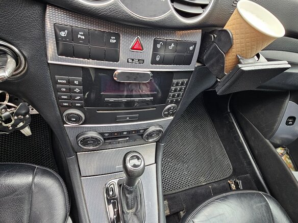 2006 Mercedes-Benz CLK-Класс 200 II (W209) Рестайлинг, чёрный, 700000 рублей - вид 4