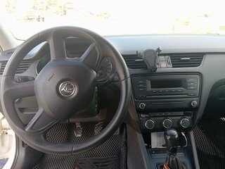 2013 Skoda Octavia III (A7), белый, 800000 рублей, вид 5