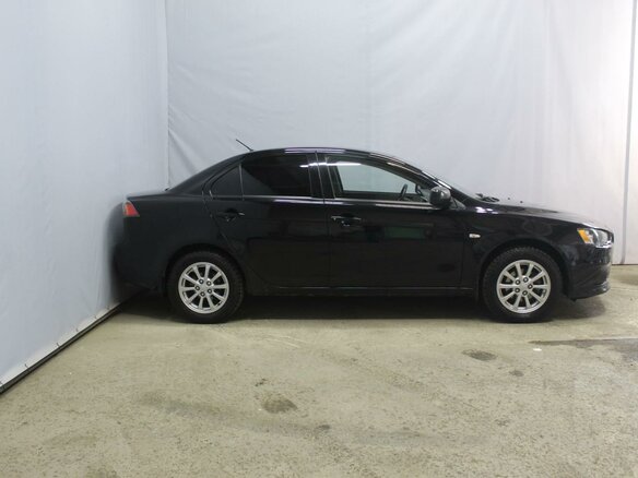 2014 Mitsubishi Lancer X Рестайлинг, чёрный - вид 3
