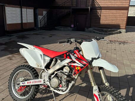 2003 Honda CRF 250R, красный, 350000 рублей, вид 1