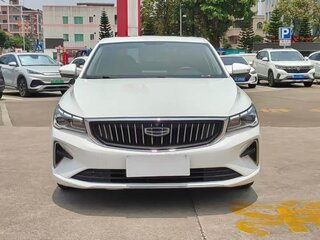 2025 Geely Emgrand II, серебристый, 1200000 рублей, вид 2
