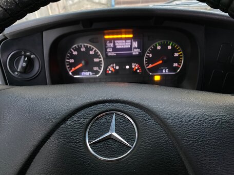 2011 Mercedes-Benz Axor, белый, 2390000 рублей, вид 1