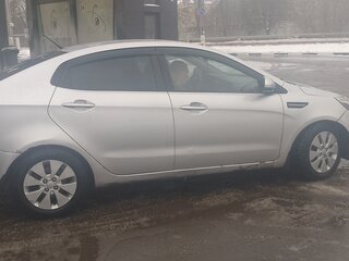 2011 Kia Rio 5-speed III, серебристый, 400000 рублей, вид 3