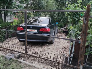 2008 BMW 3 серии 325xi V (E90/E91/E92/E93), чёрный, 1360000 рублей, вид 3