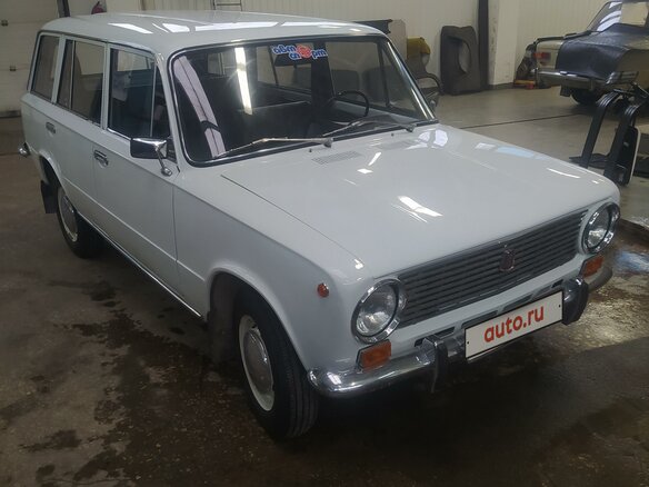 1984 Lada (ВАЗ) 2102, белый - вид 2
