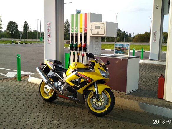 2001 Honda CBR 929RR Fireblade, жёлтый, 339620 рублей - вид 2