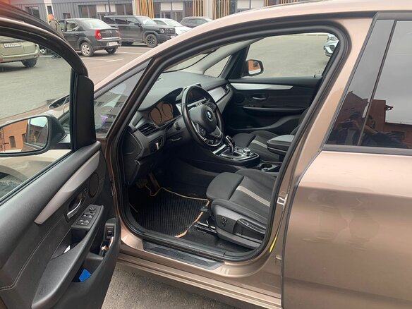 2019 BMW 2 серии Active Tourer 216d F45 Рестайлинг, золотистый, 1660000 рублей - вид 6