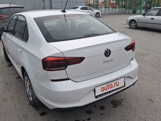 2020 Volkswagen Polo VI, белый, 1400000 рублей, вид 4