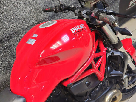 2014 Ducati Monster 821, красный, 539000 рублей, вид 4