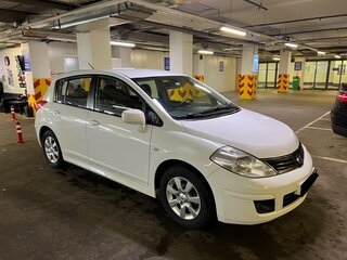 2013 Nissan Tiida I Рестайлинг, белый, 1000000 рублей, вид 3