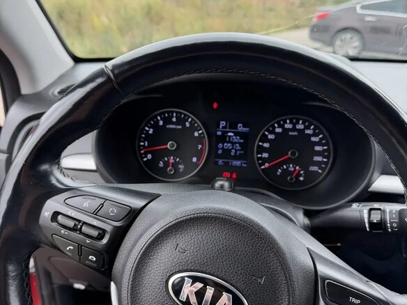 2019 Kia Rio IV, красный - вид 11