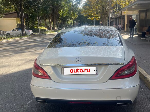 2013 Mercedes-Benz CLS 350 II (C218), белый, 2200000 рублей - вид 2