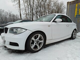 2008 BMW 1 серии 135i I (E81/E82/E87/E88) Рестайлинг, белый, 1900000 рублей, вид 3