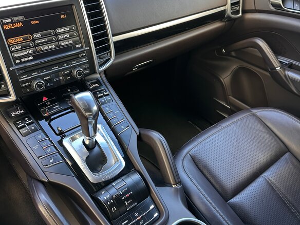 2013 Porsche Cayenne II (958), чёрный, 2900000 рублей - вид 10